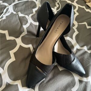 Vintage Black Tahari high heels size 9/9.5 in perfect condition
